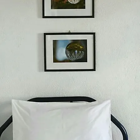 Stonehouse - The Secret Place Βυζίτσα