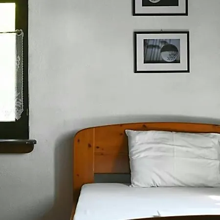 Stonehouse - The Secret Place * Βυζίτσα