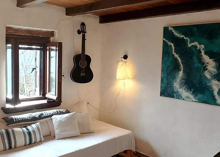 Stonehouse - The Secret Place Vizitsa